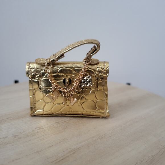 New Zuru Mini Brands Gold Metallic Mini Fashion Bag Purse with Chain - Picture 2 of 4